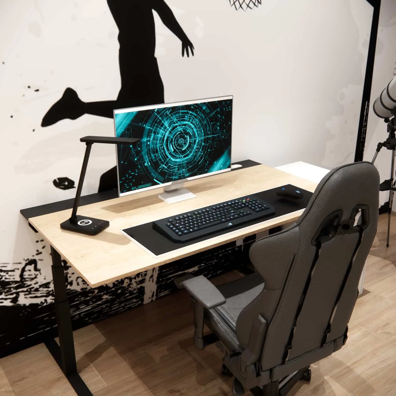 12 m² child’s room with decorative wallpaper and a study area